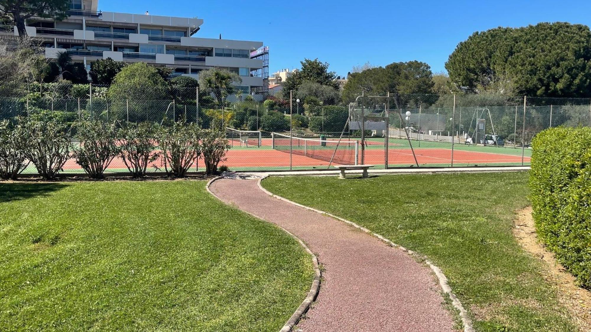 Joli Studio Vue Mer, Piscine, Tennis, Parking Antibes Ngoại thất bức ảnh