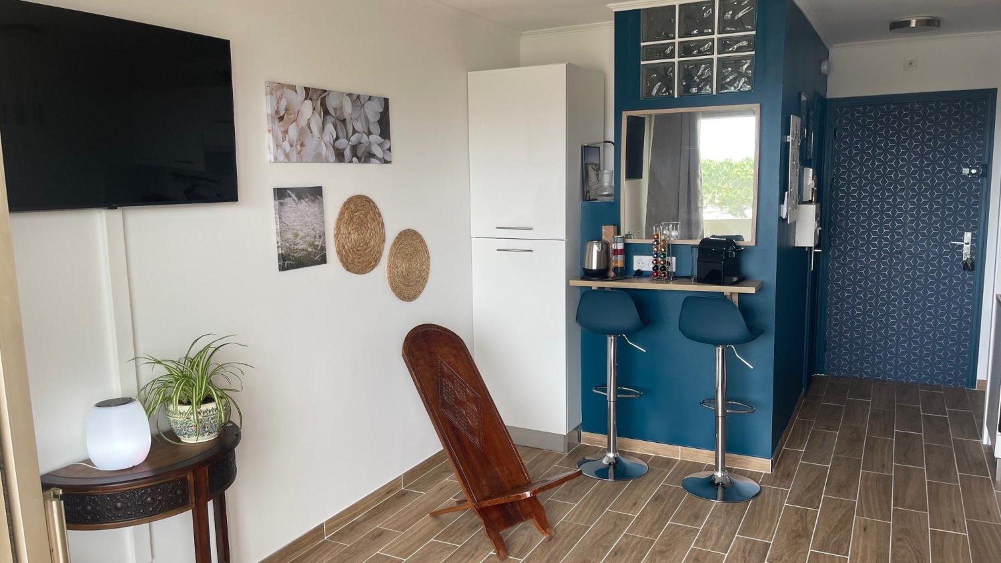 Joli Studio Vue Mer, Piscine, Tennis, Parking Antibes Ngoại thất bức ảnh